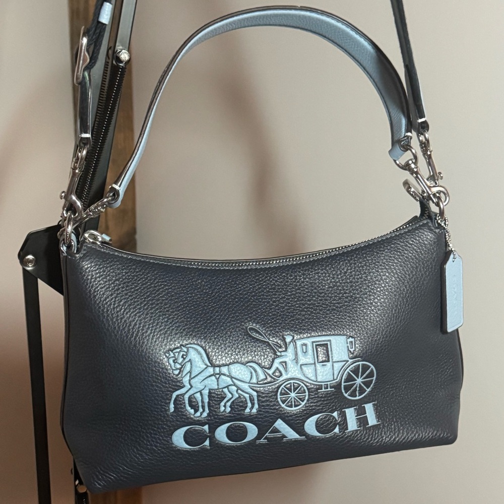 Clara Shoulder Bag With Horse And Carriage
New without tags